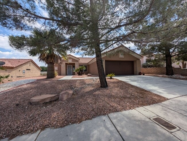Building Photo - 10113 Cresent Creek Dr