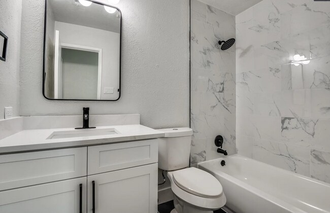 Foto del edificio - 7310 Chinaberry Rd