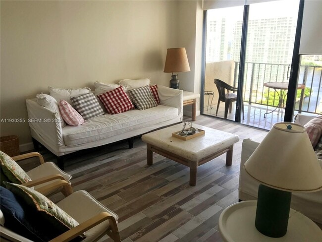 Foto del edificio - 18181 NE 31st Ct