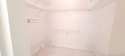 Building Photo - 6209 Olivewood Cir