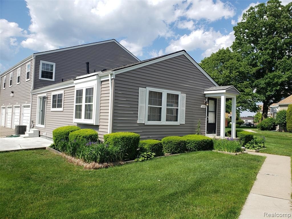 Primary Photo - 23506 Woodshire