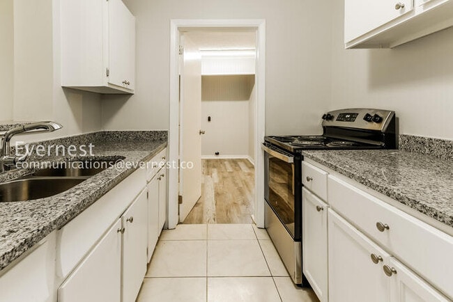 Foto del edificio - 1120 Constantine St