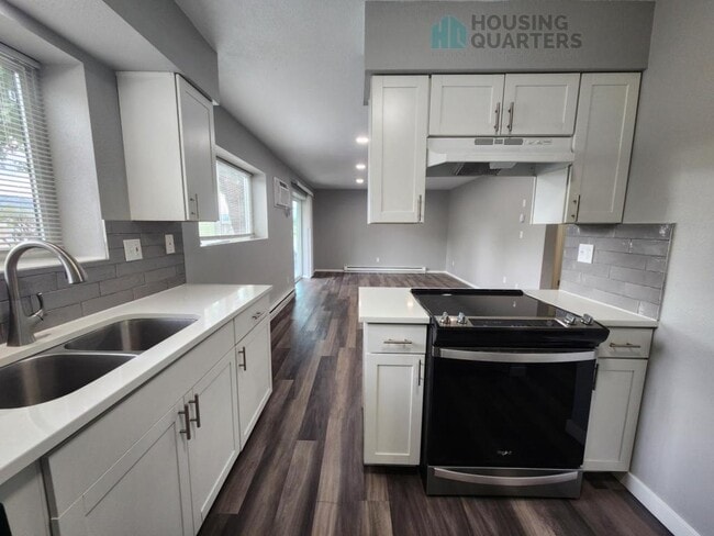 Foto del edificio - 12421 E Riverside Ave