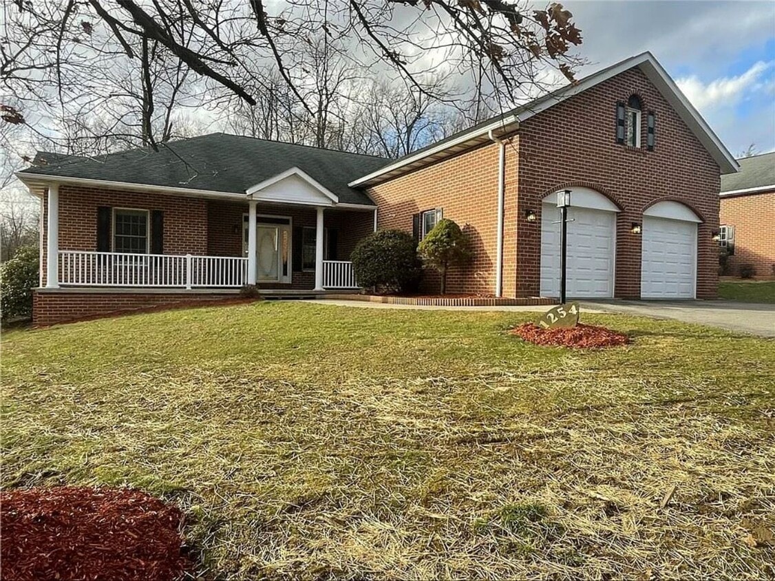 Primary Photo - 1250-1254 Evans City Rd