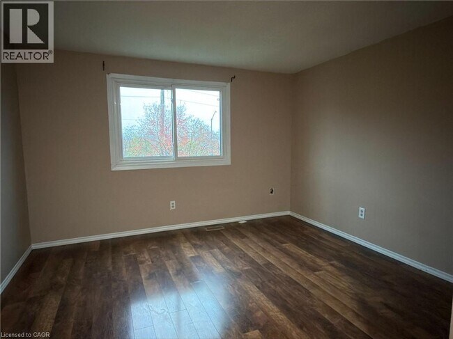 Building Photo - 44 Frobisher Ct