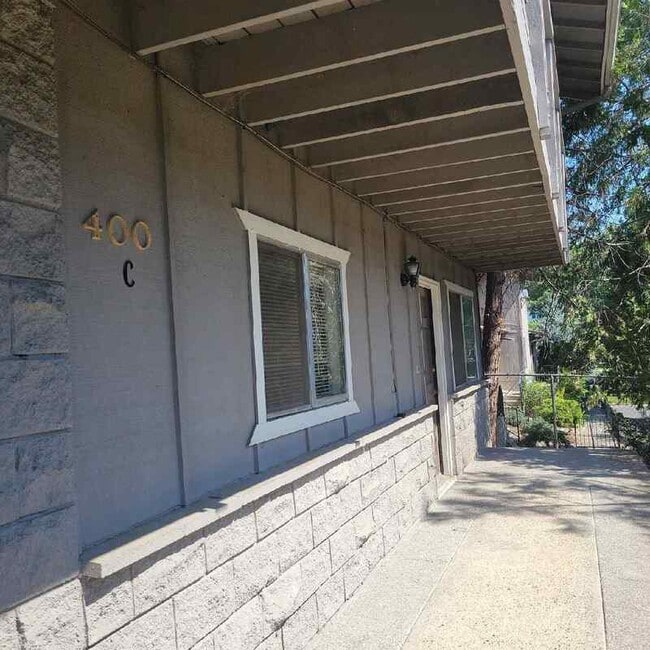 Foto del edificio - 400 NW Elm St