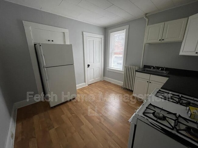 Building Photo - 35 N Mulberry St