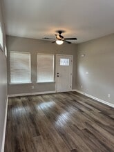 Building Photo - 52 Claire Dr SE