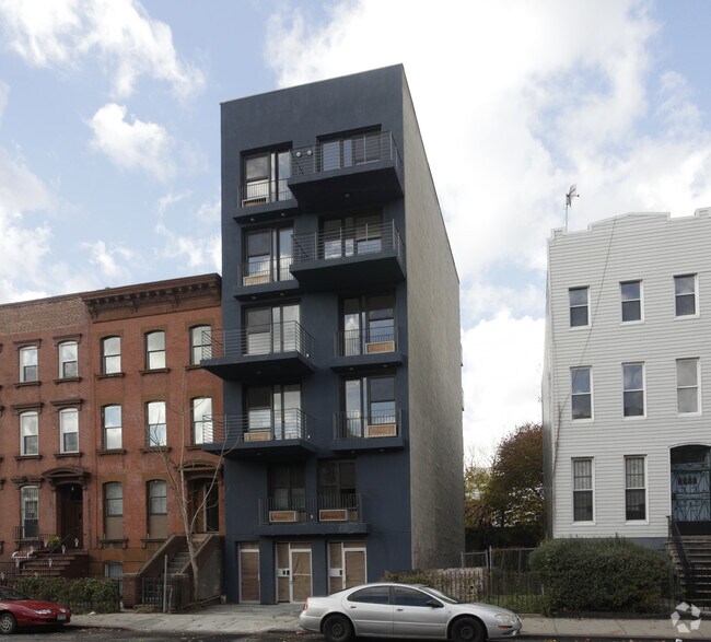 Primary Photo - 956 Bedford Ave