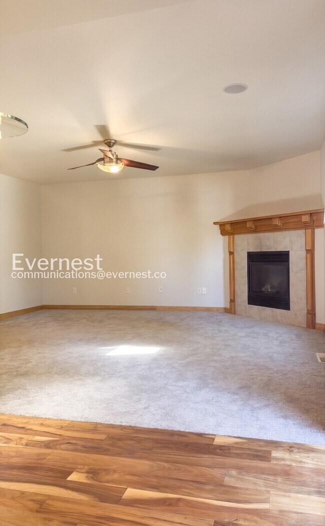Building Photo - 3 Bed/3 Bath Home/ Available Now!