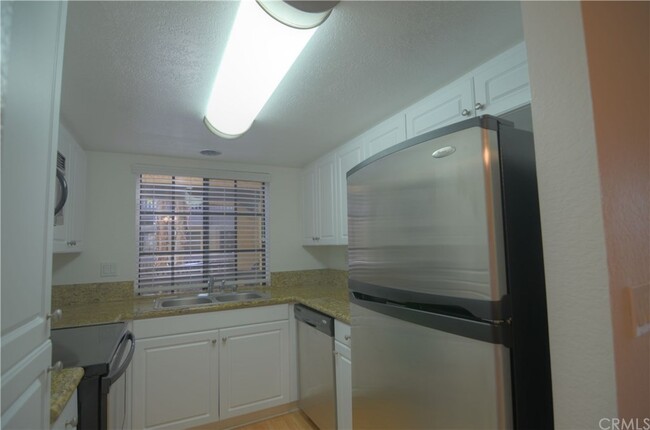 Foto del edificio - 25541 Indian Hill Ln