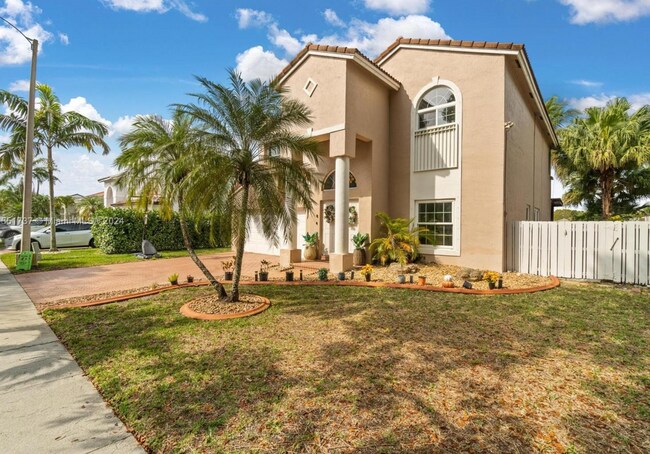 Building Photo - 1044 NW 184th Way