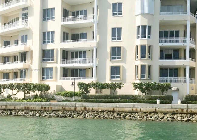 Building Photo - 808 Brickell Key Dr