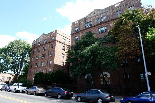 Foto del edificio - 14476-14480 Sanford Ave
