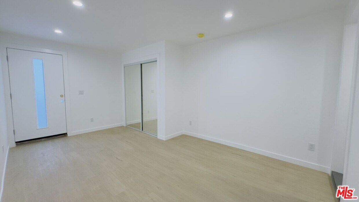Foto principal - 1732 Crenshaw Blvd