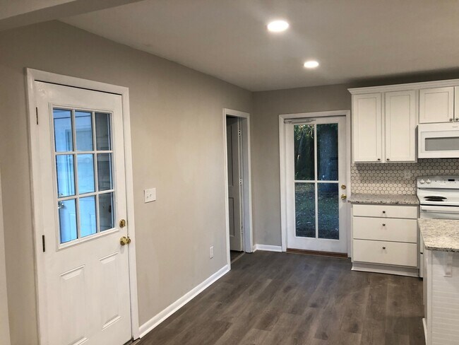 Entry to carport & laundry room - 102 Wittel Ave