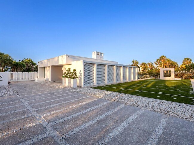 Foto del edificio - 7647 Sanderling Rd