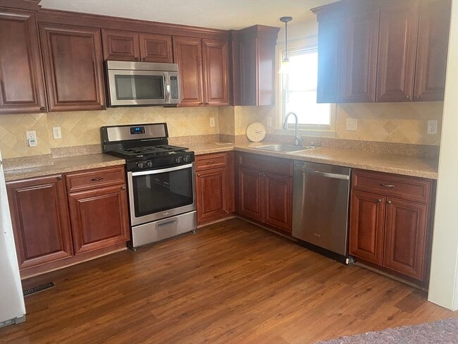 Foto del edificio - 2 Mason Ave