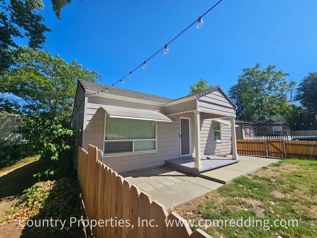 Building Photo - Charming Downtown House with Modern Amenit...
