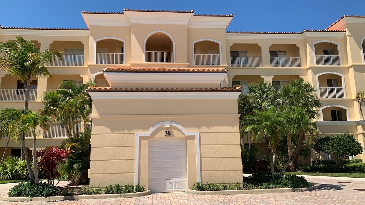 38 Harbour Isle Dr E Unit 104, Fort Pierce, FL 34949 Condo for Rent in Fort Pierce, FL
