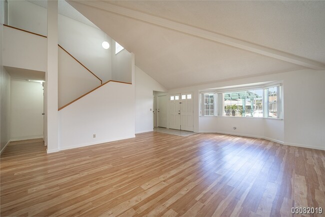 Building Photo - HIGHLY DESIRABLE 4BR/2.5BA HOUSE IN KAPOLE...