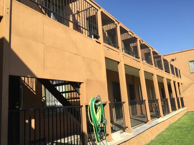 Foto del edificio - 1519 Obispo Ave
