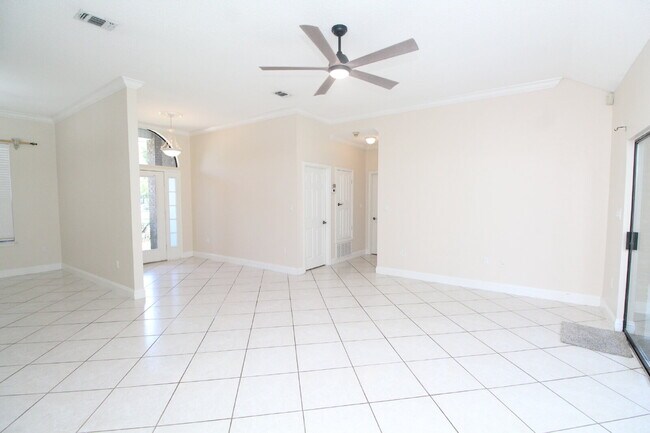 Foto del edificio - Spacious 3BR/3BA Holley by the Sea Home wi...