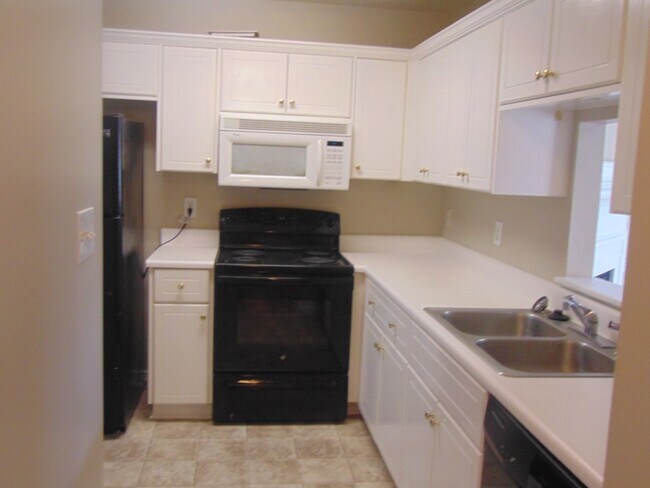 Building Photo - Nice  Townhome/Condo Columbia County