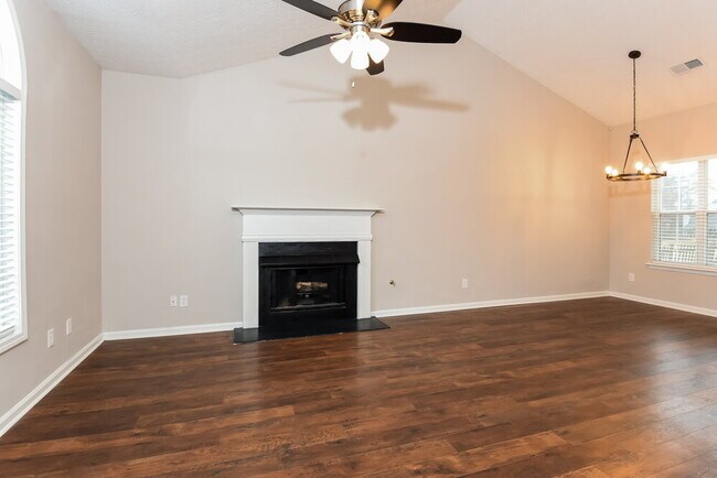 Foto del edificio - 4853 Lake Park Terrace