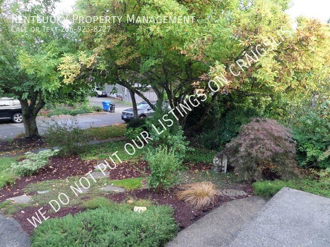 Foto del edificio - CUTE CUTE CUTE!! Fabulous 2 Bedroom Cottag...