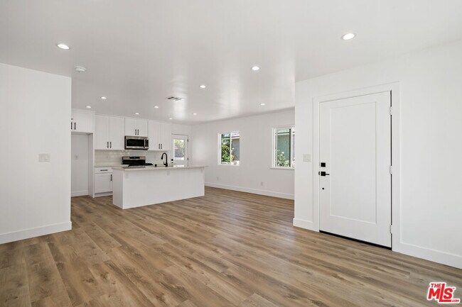 Building Photo - 4723 Albury Ave