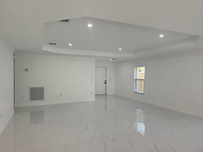 Foto del edificio - 4147 Success St