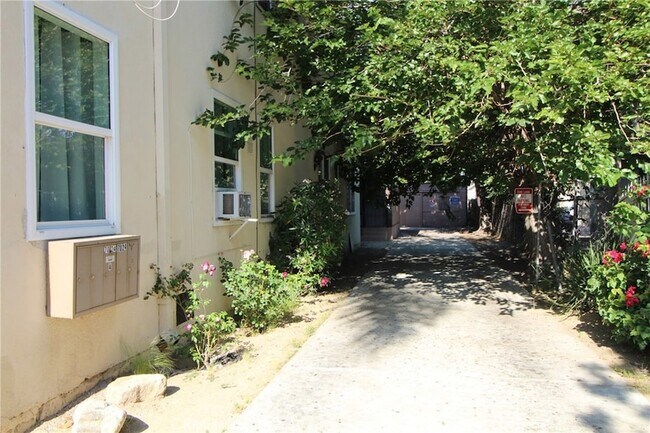 Foto del edificio - 7024 Middleton St