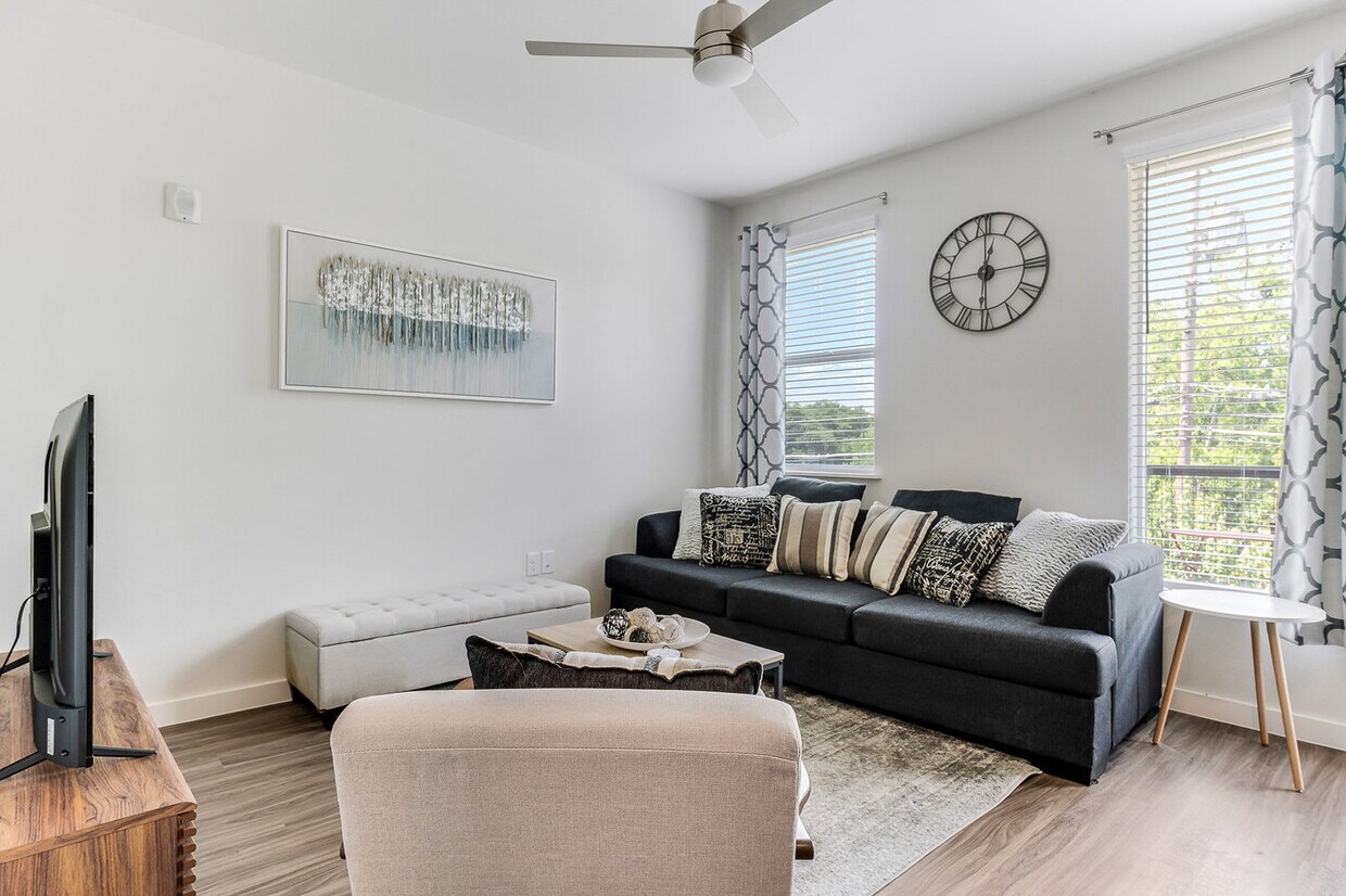 Foto principal - 1500 N Henderson Ave
