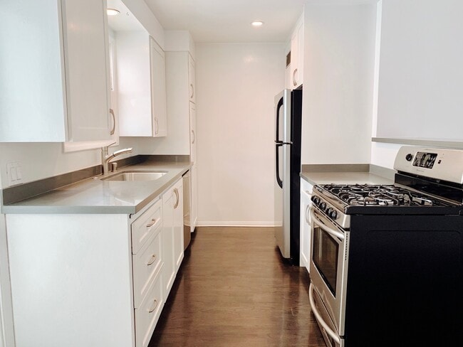 Foto del edificio - 710 Bay St