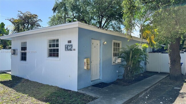 Foto del edificio - 800 SE 15th St