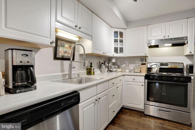 Foto del edificio - 2330 Old Trail Dr