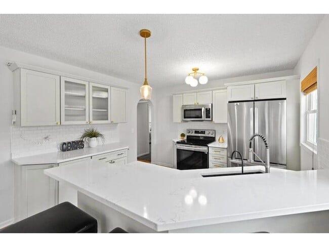 Building Photo - 25455 Nelsine Dr