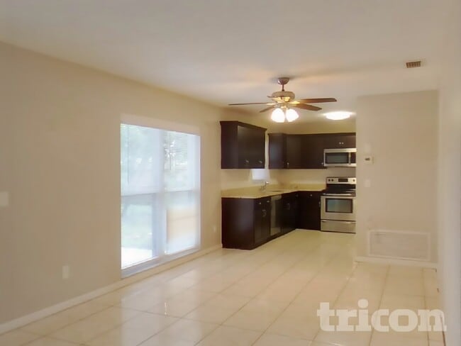 Foto del edificio - 12624 Eddington Rd