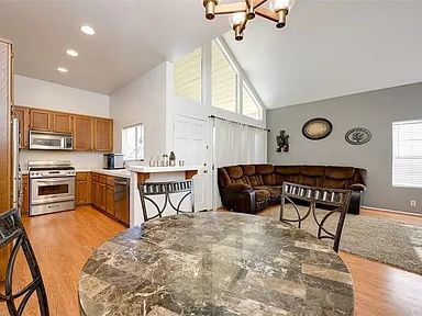 Foto del edificio - 3730 S Bear St