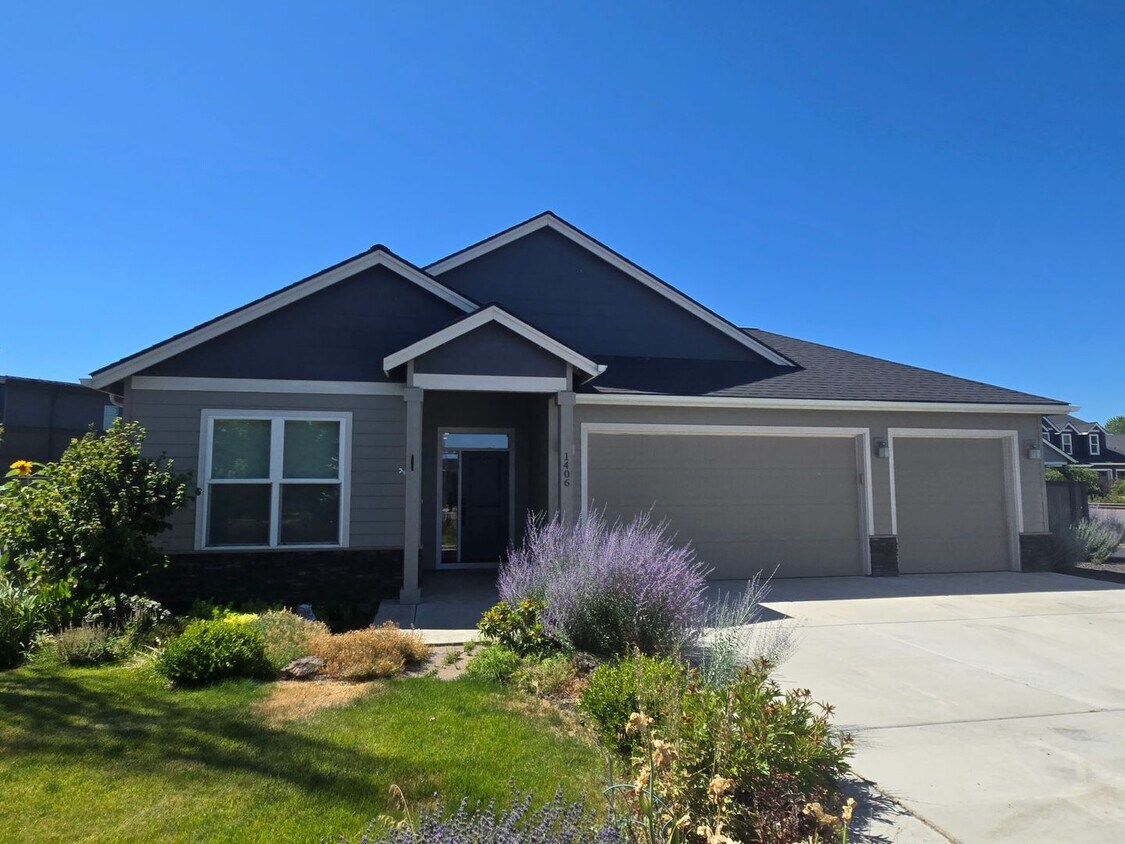 Foto principal - Beautiful Home with Comfort and Convenienc...