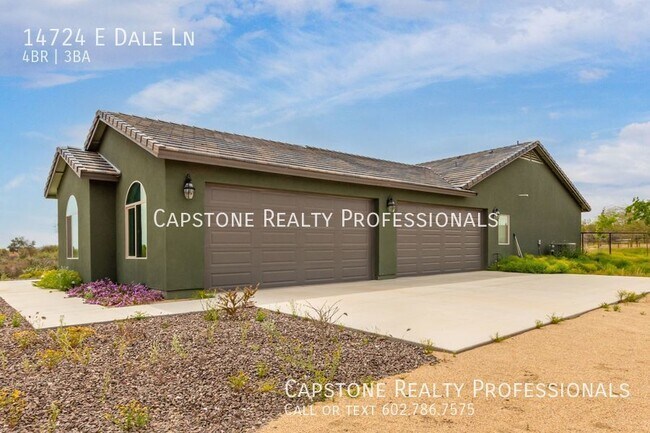 Building Photo - Stunning HORSE-FRIENDLY 3 Bed, 3 bath in R...