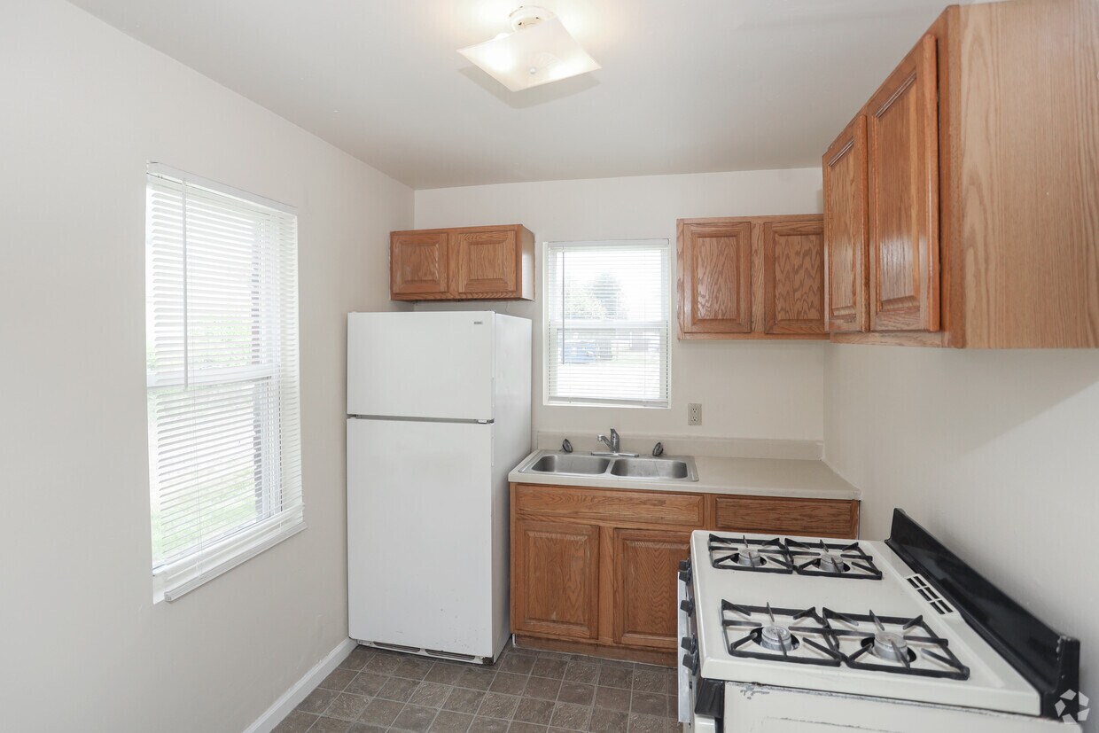 165 DAWSON VILLAGE APARTMENTS Rentals in Indianapolis at 2469 Dawson