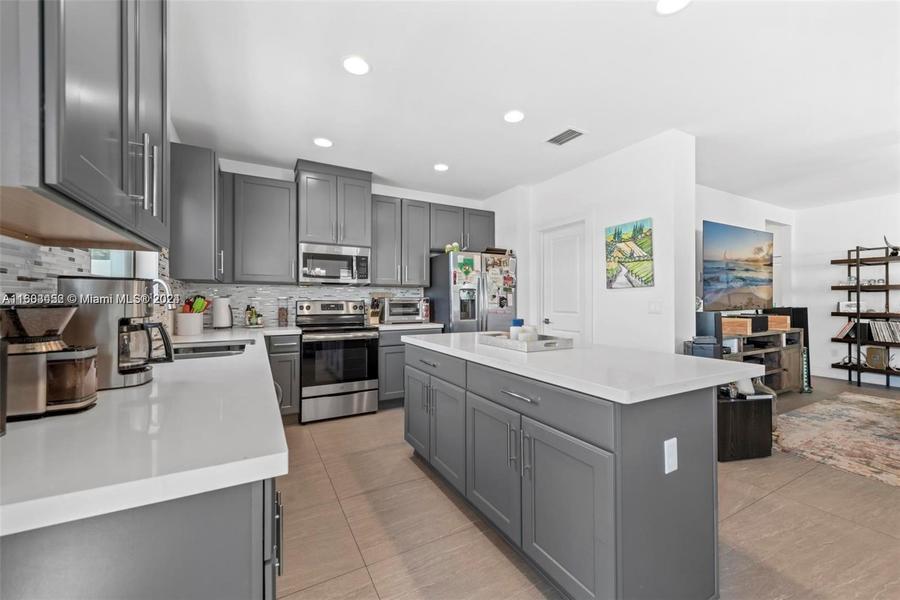 Foto principal - 4518 E Aqua Bella Ln
