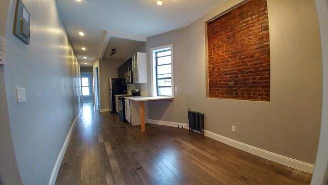 Building Photo - 329 37th St