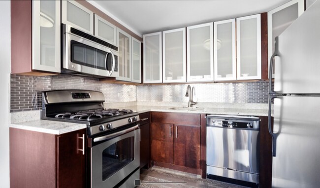 Building Photo - 164 W 24th St