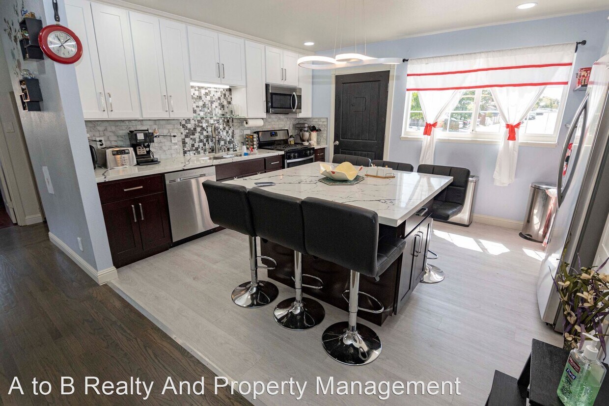 Foto principal - 4 br, 2 bath House - 14511 Buckner Dr