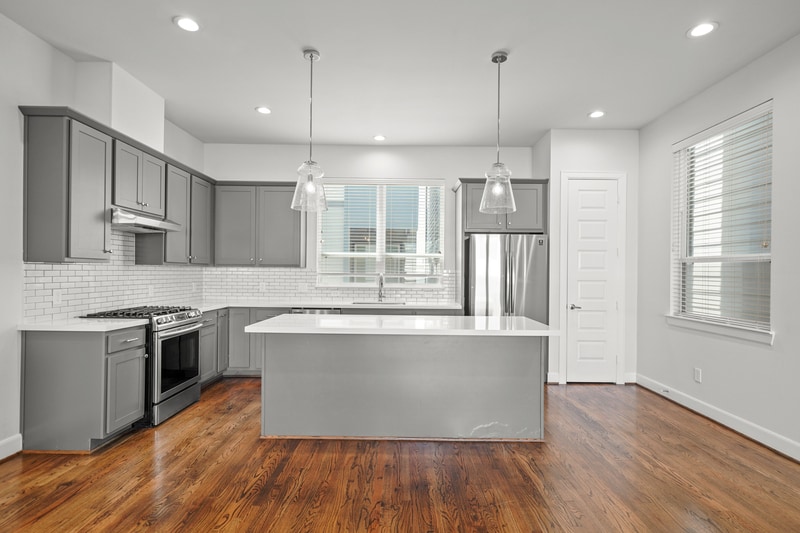 Photo - 3006 Charline