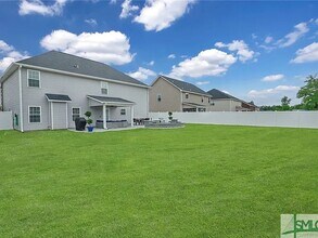 Building Photo - 749 English Oak Dr