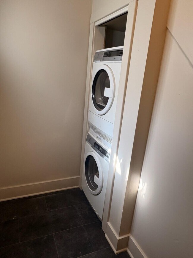 Foto del edificio - 5 Aegis Dr